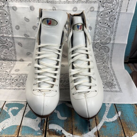 New Riedell Figure Skates Women Sz 6 Model 117 White Toe Pick Blades Canada Flaw - Picture 3 of 12